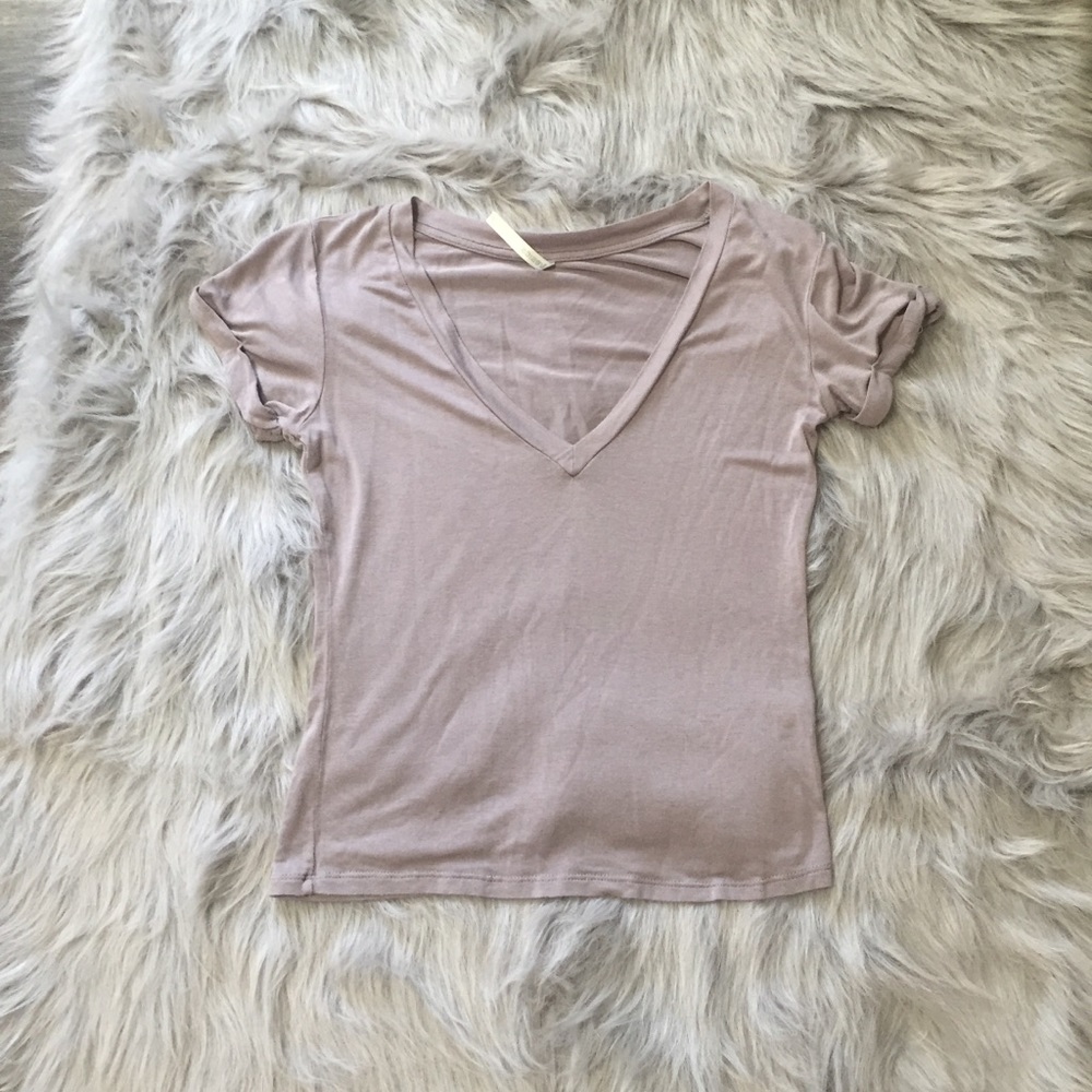 💟 3/$10 Cute v neck fitted tee
